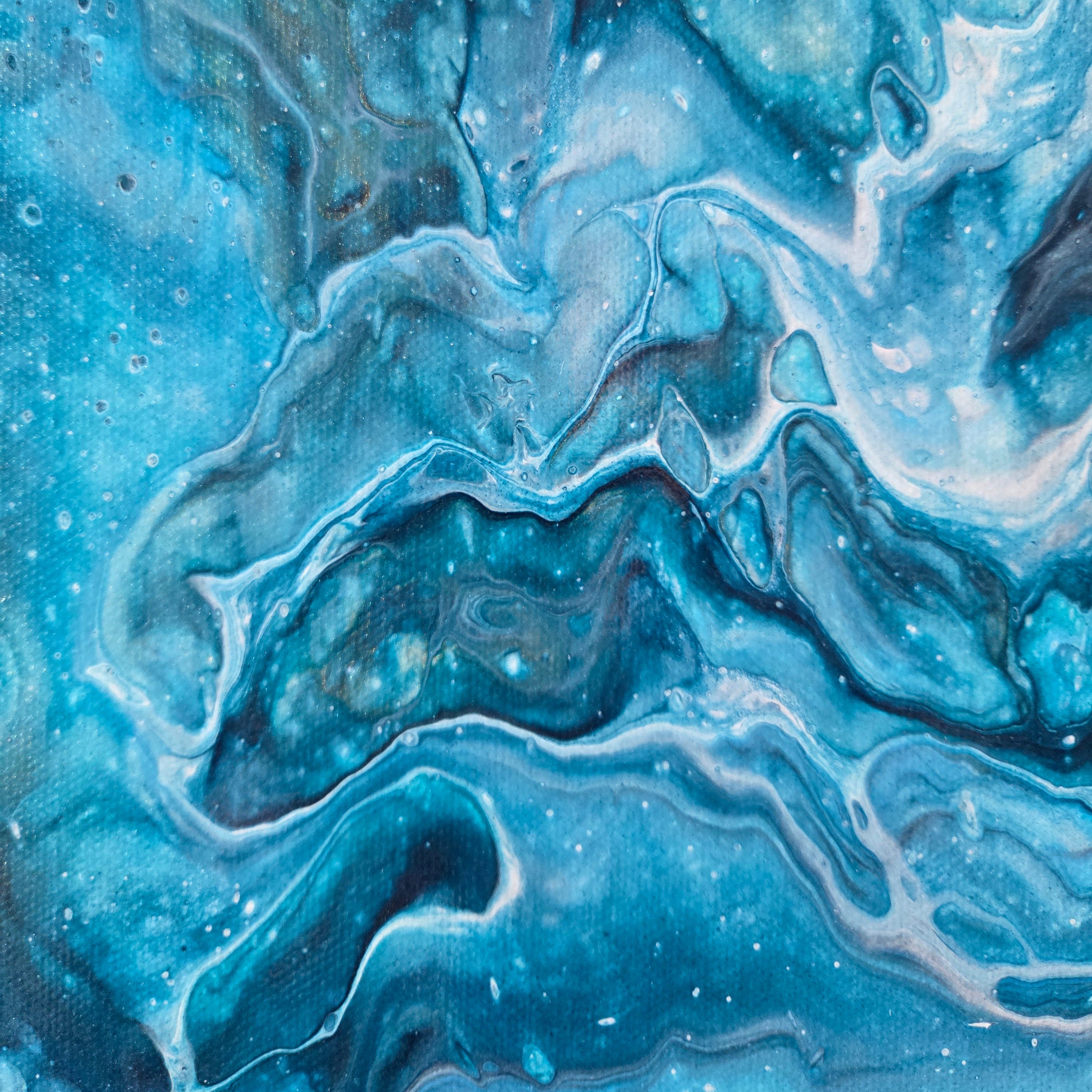 Abstract blue and white pattern