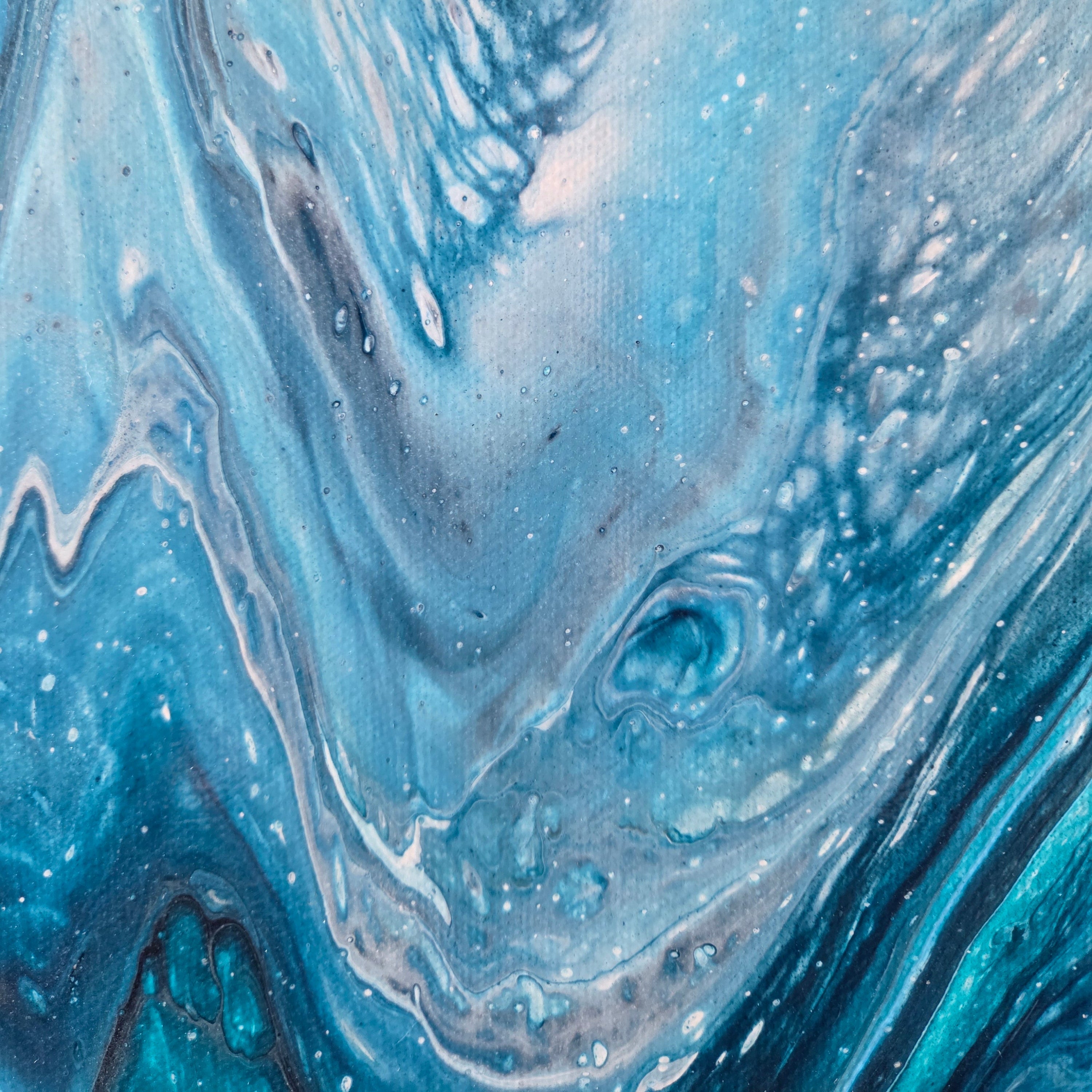Marbled blue and white pattern